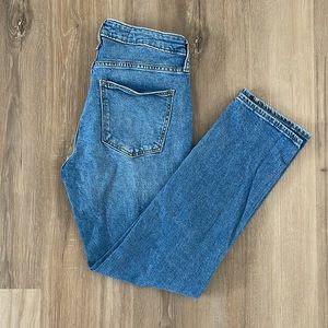High Rise Slim Straight Universal Thread Jeans